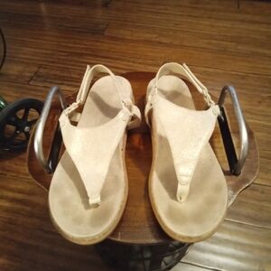 Vionic Kirra ll Gold Metallic Suede T-Strap Comfort Wedge Sandal Size 6.5